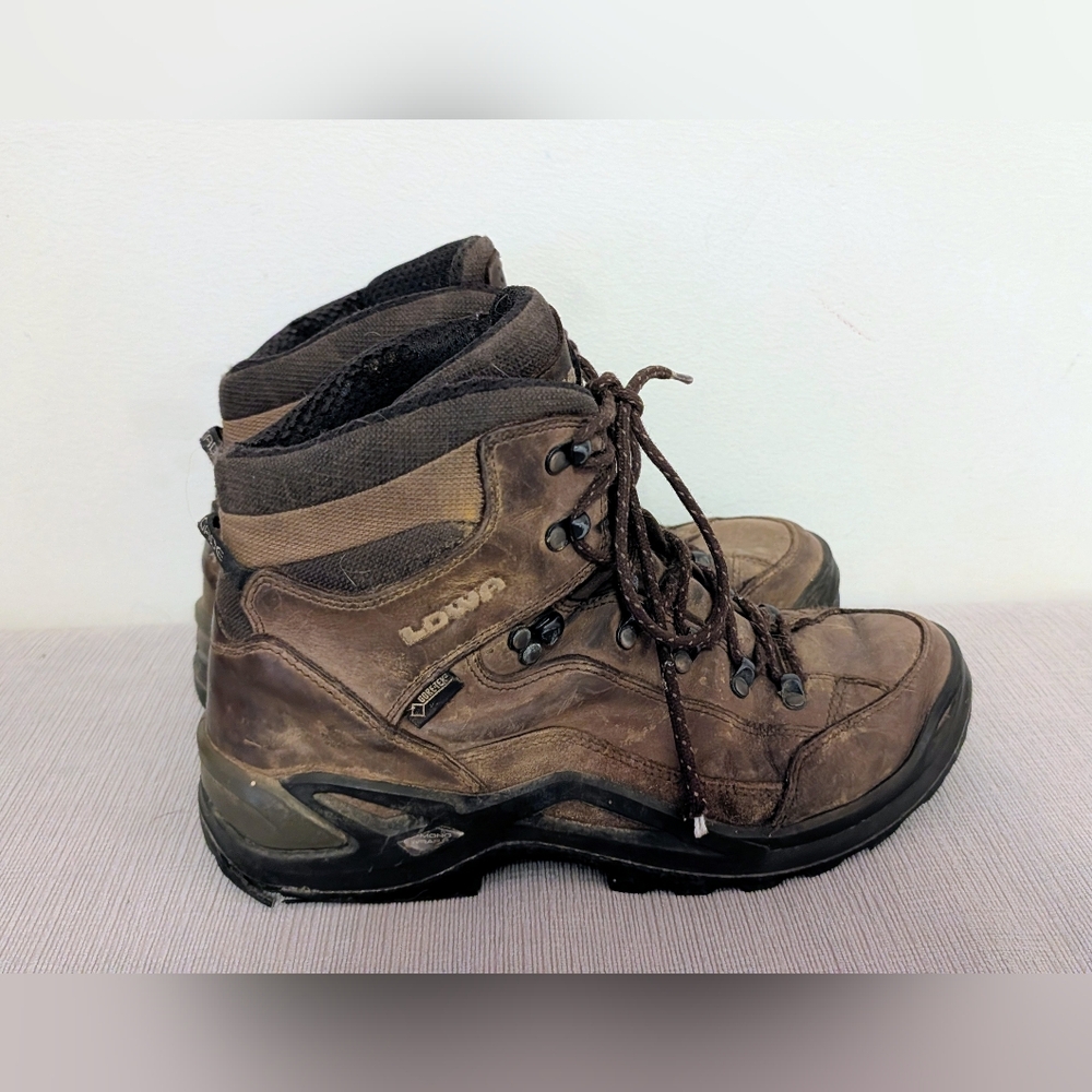 Lowa Renegade GTX Hiking Boots - Men's Size 9